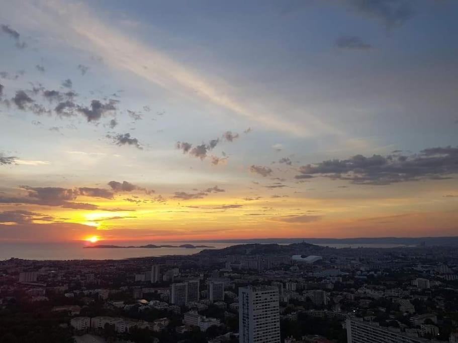 Superbe Appartement 2 Chambres Avec Vue Sur La Mer Et La Montagne مارسيليا المظهر الخارجي الصورة