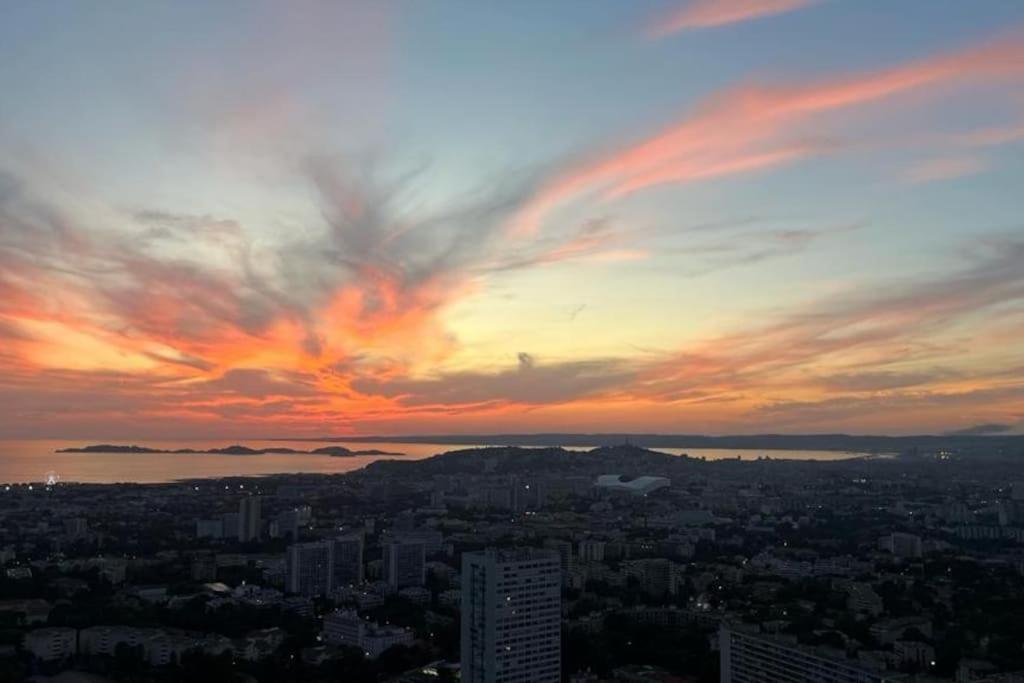 Superbe Appartement 2 Chambres Avec Vue Sur La Mer Et La Montagne مارسيليا المظهر الخارجي الصورة